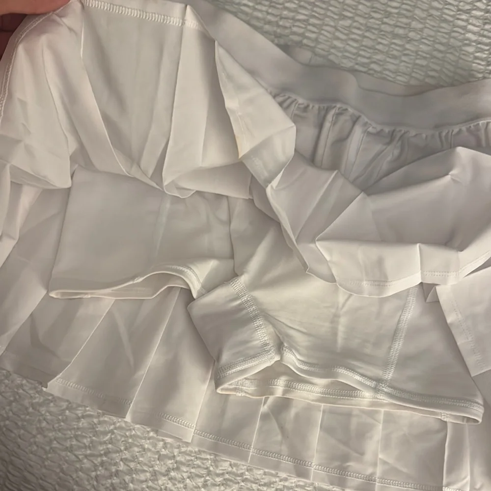 ALO Yoga Cream/white Mini Skater Skirt